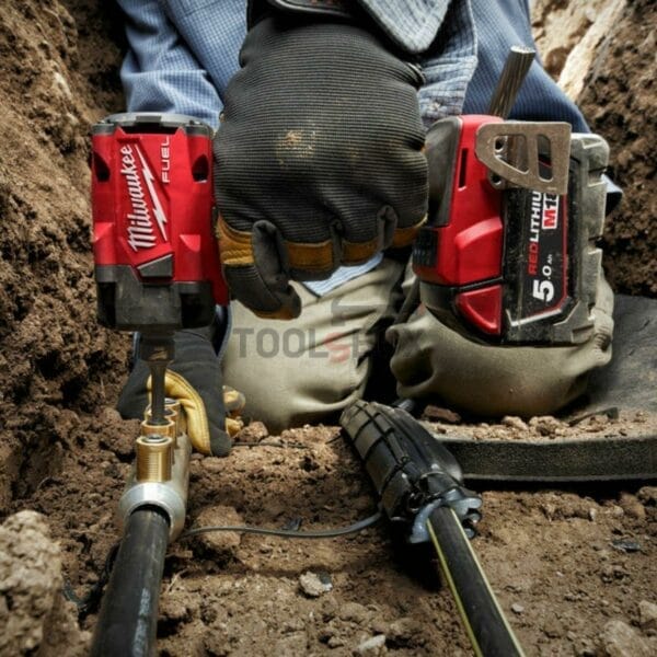 Акумулаторен ударен гайковерт Milwaukee M18FIW2F12-0X, 18V, 339Nm