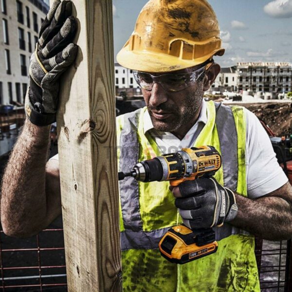 Ударен винтоверт-бормашина DeWALT DCD795NT, безчетков 18V