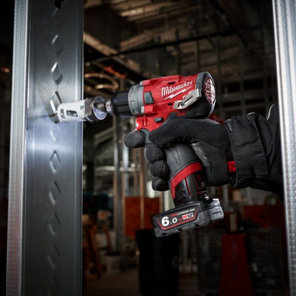Комплект винтоверт и перфоратор Milwaukee M12PP2B-602X, 12V
