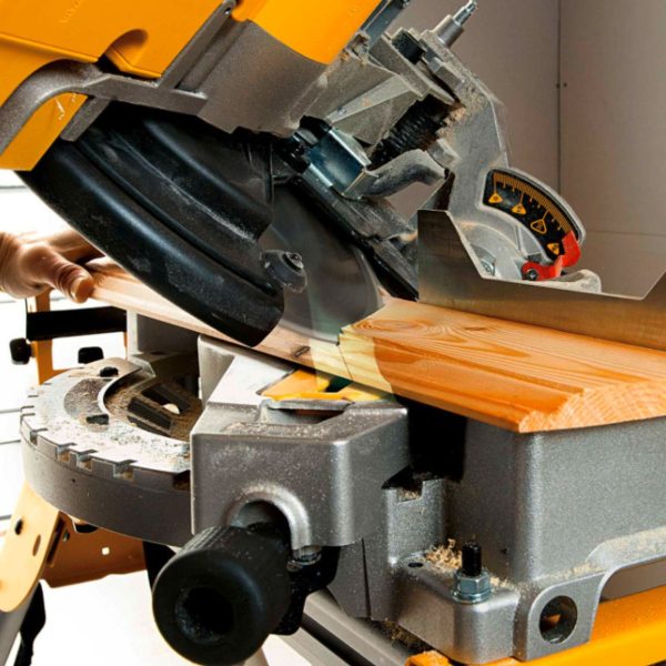 Потапящ настолен циркуляр DeWALT D27113, 1600W, 305мм