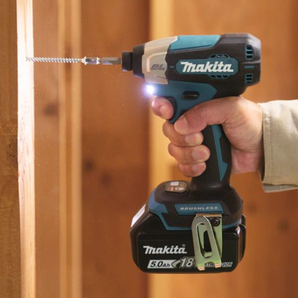 Акумулаторен безчетков винтоверт Makita DTD157Z, 18V, 140Nm