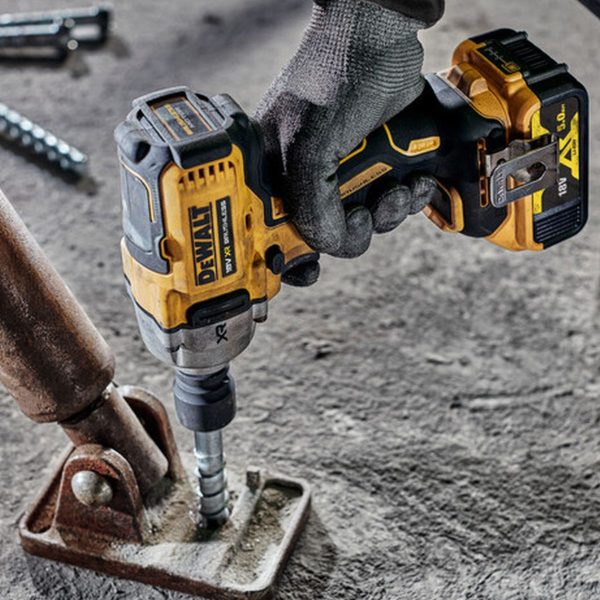 Ударен акумулаторен гайковерт DeWALT DCF892P2T, 18V, 812Nm, 1/2" - Image 2