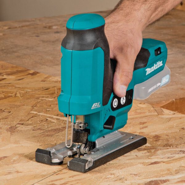 Акумулаторен прободен трион-зеге Makita JV102DZ 12V