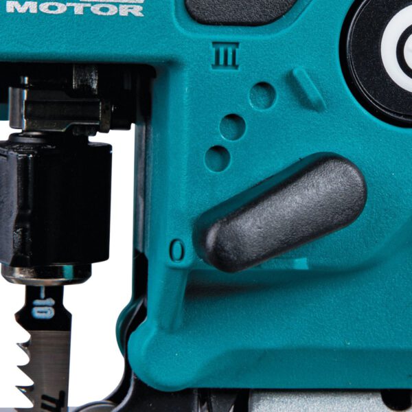 Акумулаторен прободен трион-зеге Makita JV102DZ 12V