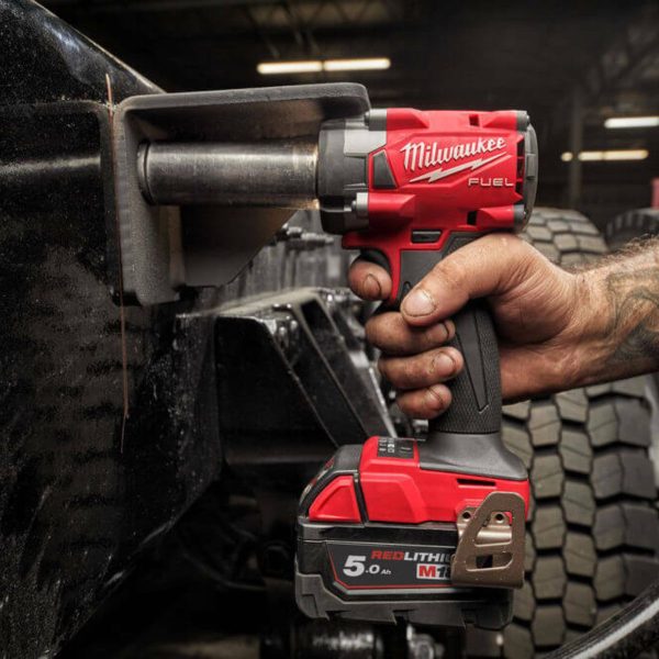 Акумулаторен ударен гайковерт Milwaukee M18FIW2F38-0 / 339Nm / 3/8''