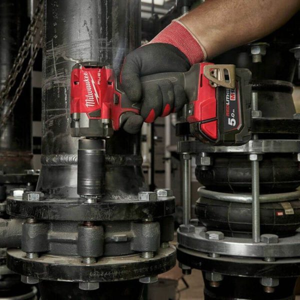 Акумулаторен ударен гайковерт Milwaukee M18FIW2F38-0 / 339Nm / 3/8''