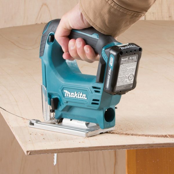 Акумулаторно зеге - прободен трион Makita JV101DSME, 10,8 V, 2 x 4 Ah