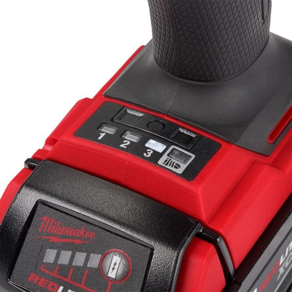 Milwaukee M18FID3-0 Акумулаторен безчетков ударен винтоверт 18 V ,226 Nm