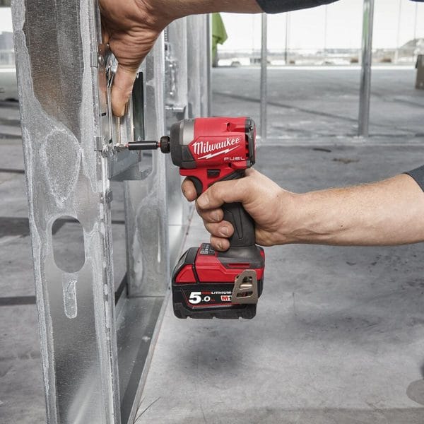 Milwaukee M18FID3-0 Акумулаторен безчетков ударен винтоверт 18 V ,226 Nm