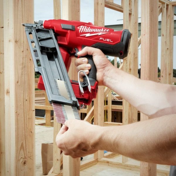 Акумулаторен такер за дърво Milwaukee M18FFN-0B, 50-90мм, безчетков