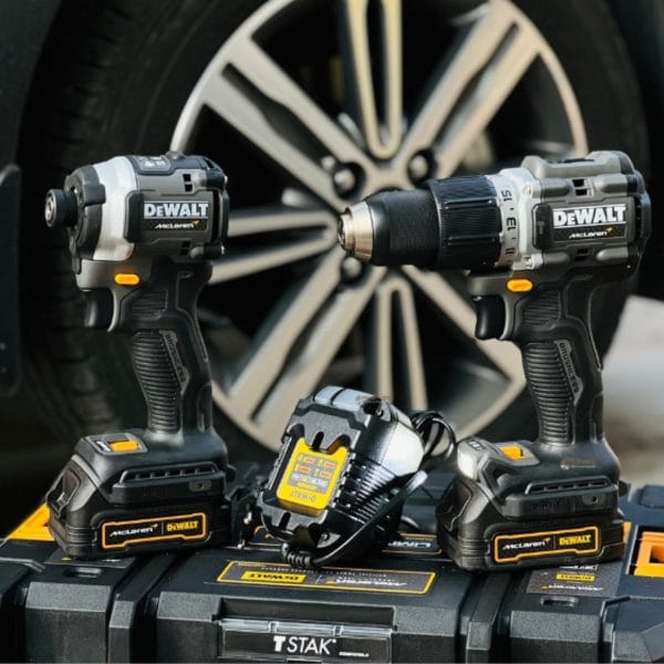 Комплект акумулаторни винтоверти DeWalt DCK200ME2GT 18V Limited edition