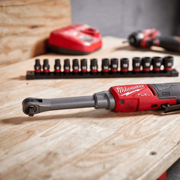 Акумулаторна тресчотка Milwaukee M12FHIR38LR-0, 12 V, 3/8"