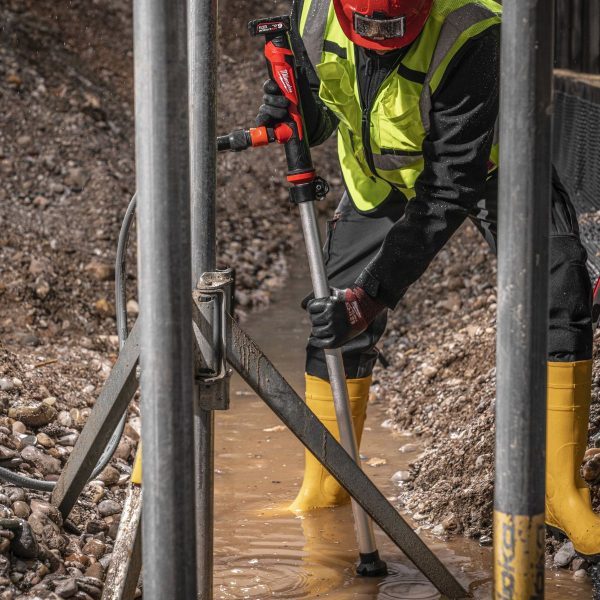 Акумулаторна водна помпа Milwaukee M12BSWP-0, 12 V, 2040l/h