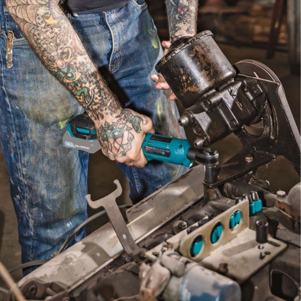 Акумулаторен ъглов ударен гайковерт MAKITA WR100DZ, 12 V, 1/4 - 3/8 "