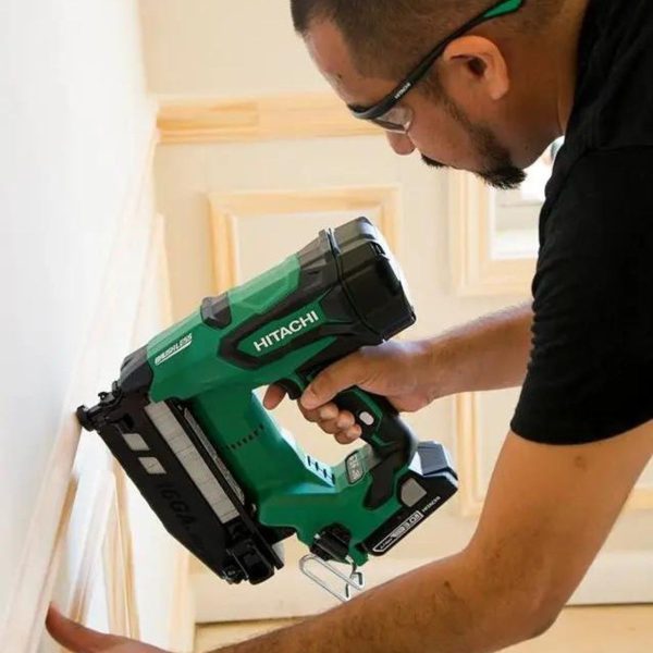 Акумулаторен такер Hitachi-Hikoki NT1865DM, 18V