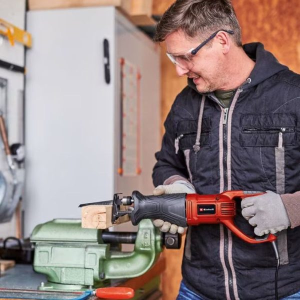 Електрически саблен трион Einhell TC-AP 690 E, 650 W, 20 мм