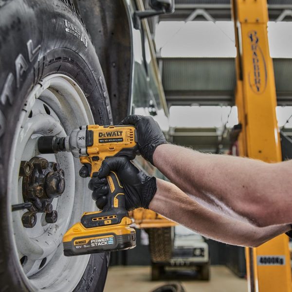 Акумулаторен ударен гайковерт DeWALT DCF891H2T, 812 Nm, 18 V, 1/2″