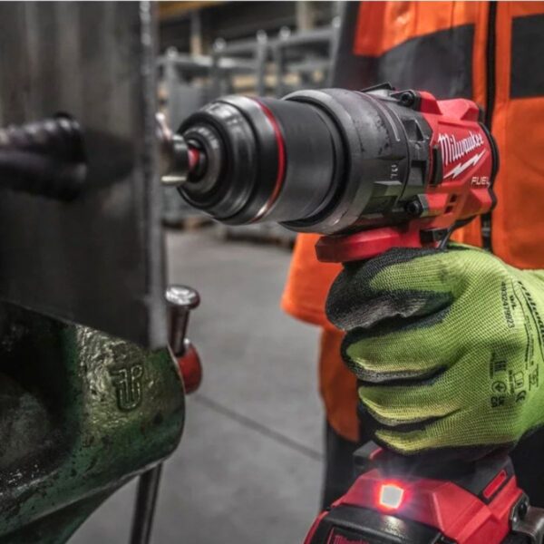 Комплект акумулаторен ударен винтоверт Milwaukee M18 FPD3100P-502P, 18 V, 158 Nm
