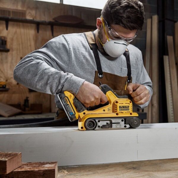 Акумулаторен лентов шлайф DeWALT DCW220NT, 18V, 533x75 мм