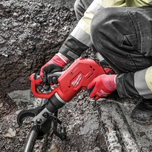 Хидравлична ножица за подземно рязане на кабели Milwaukee M18HCC75R-502C, 75 мм