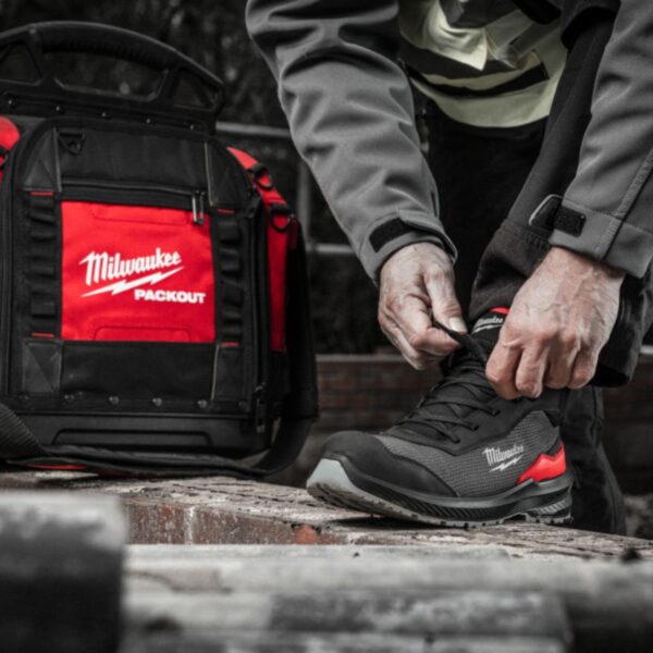 Обезопасени работни обувки Milwaukee 4932493704