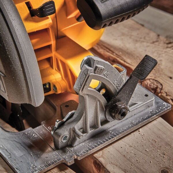 Акумулаторен циркуляр DEWALT DCS573NT, 18V, 190 мм