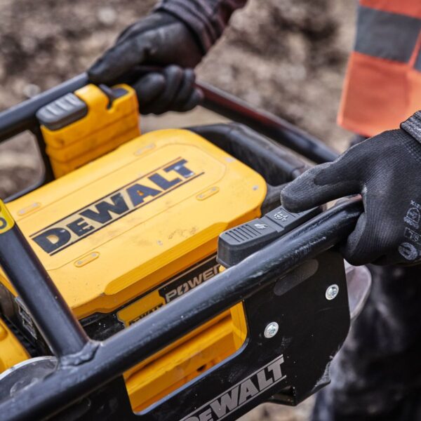 Акумулаторна трамбовка DeWALT DCPS660N, 11.5 kN, 15 м/мин, тип пачи крак