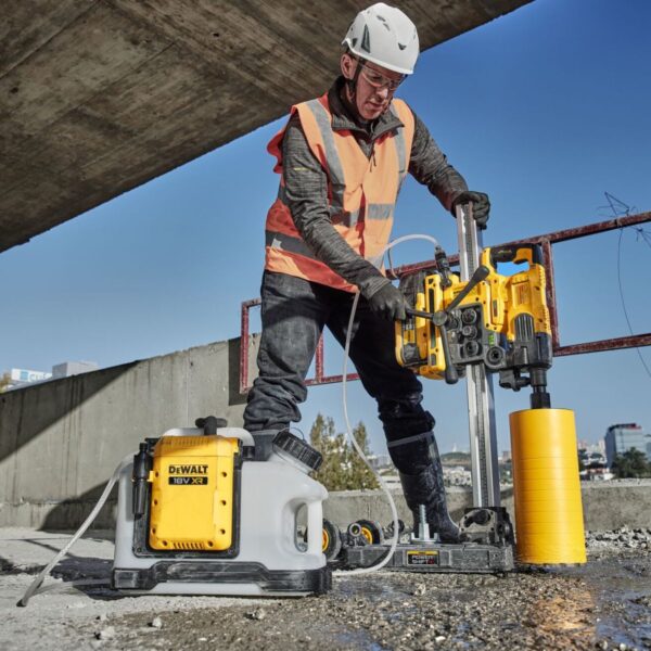 Акумулаторен резервоар за диамантно-пробивна машина DeWALT DCE6820N, 18 V, 15 L