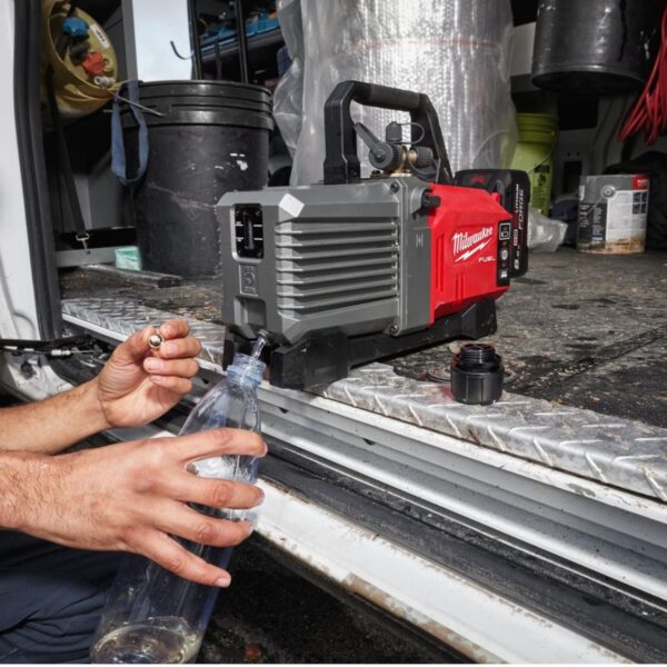 Акумулаторна помпа за климатици Milwaukee M18 FVP5-0, 18 V, 142 l/min, 4933492853