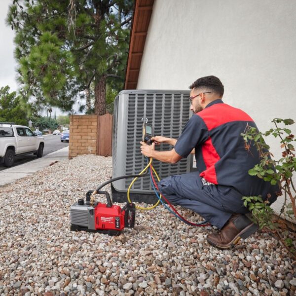 Акумулаторна помпа за климатици Milwaukee M18 FVP5-0, 18 V, 142 l/min, 4933492853