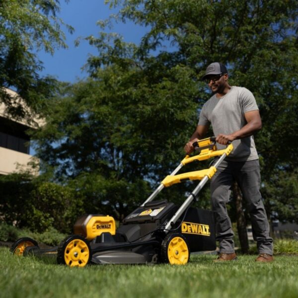 Акумулаторна самоходна косачка DeWalt DCMWSP550N, 54 V, 53 см