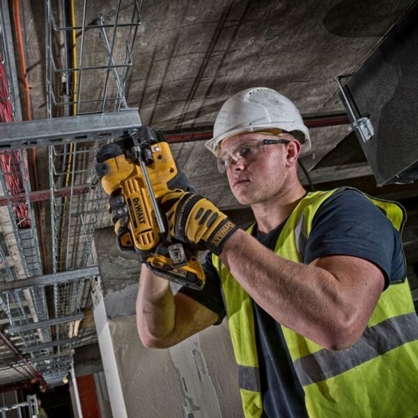 Акумулаторна машина за рязане на шпилки DeWALT DCS350NT, 18V